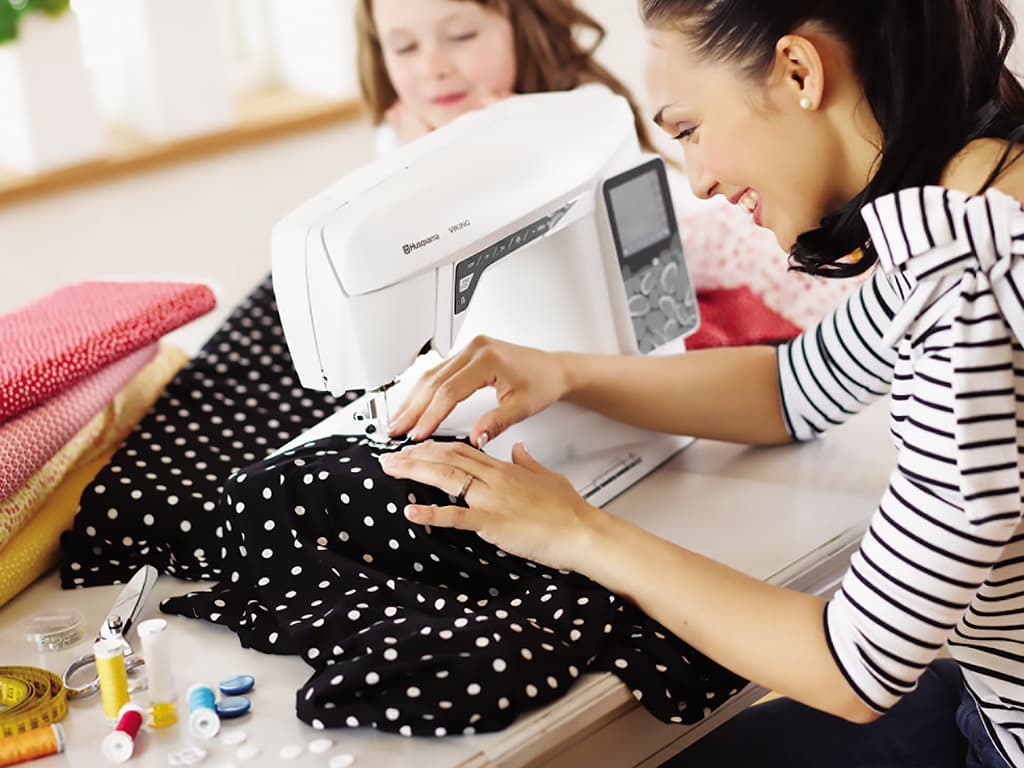 Швейная машина с микропроцессорным управлением Husqvarna Viking Opal 690Q - №2