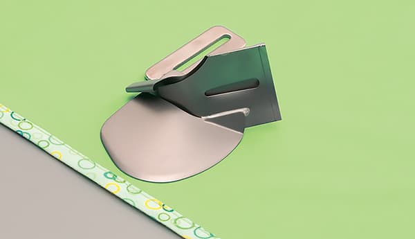 Улитка для окантовки косой бейкой или лентой шириной 28 мм в одно сложение