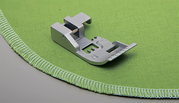 Лапка для шитья по кривой