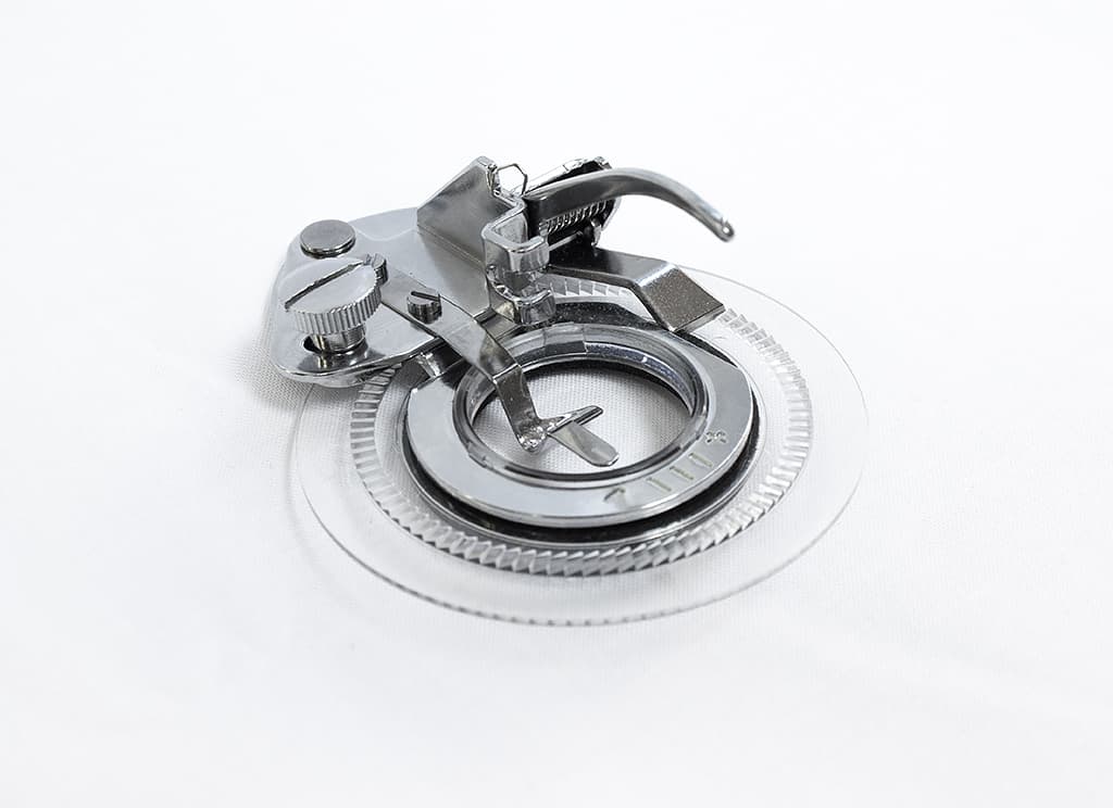 Устройство для круговой вышивки цветочного орнамента Family