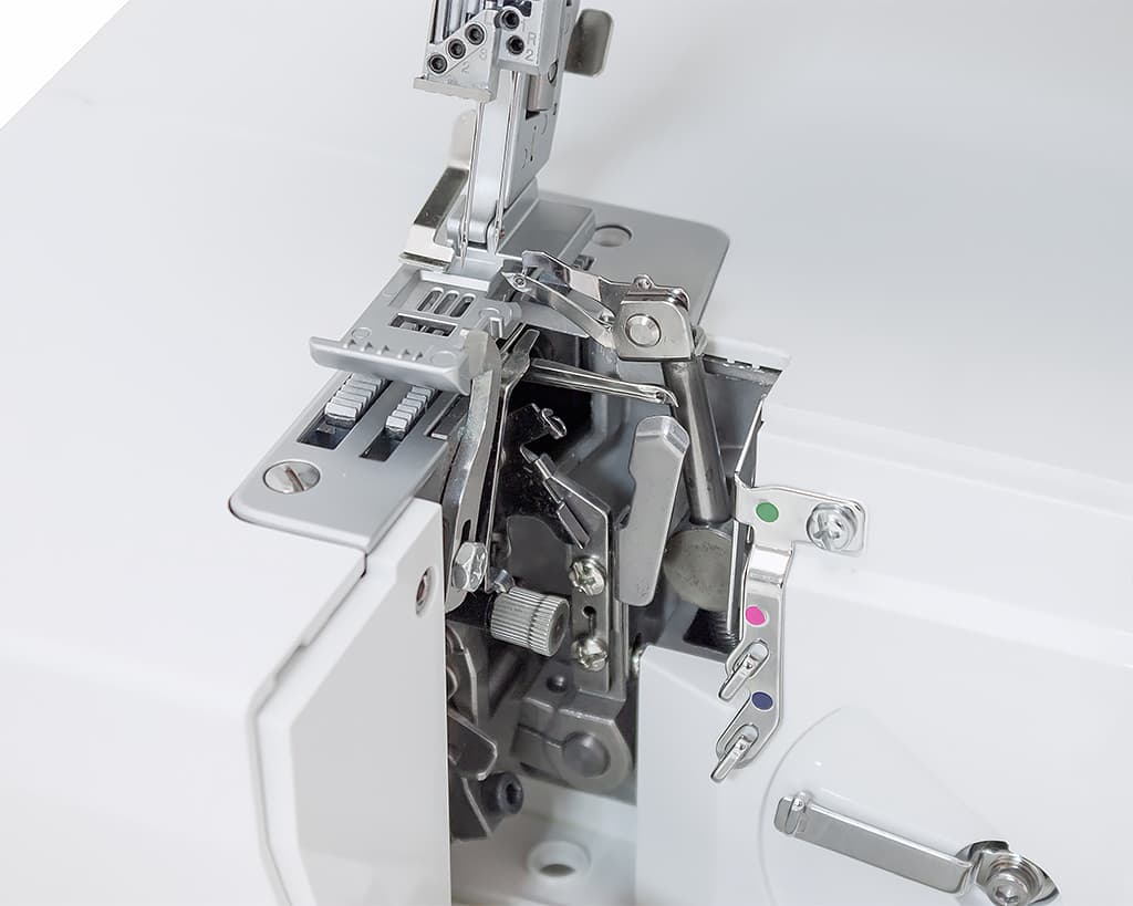 5-ти (4, 3, 2-x) - ниточный оверлок + 3-х игольная 4-х ниточная плоскошовная машина (коверлок) Family ML 950 Pro - №5