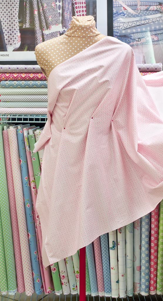 Ткань Gütermann Summer Loft (светло-розовый/белый геометрический узор) - №2