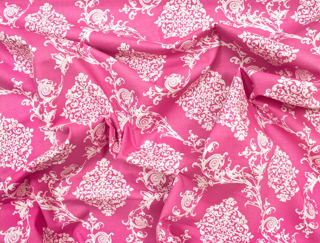 Ткань Gütermann French Cottage (белый ажурный ромбовидный узор на ярко-розовом) - №1