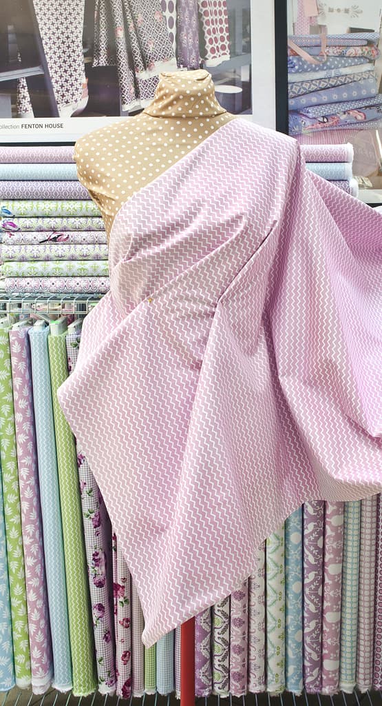 Ткань Gütermann Notting Hill (розовый/белый зиг-заг) - №2