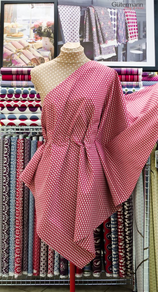 Ткань Gütermann Fenton House (красный в цветочный букет) - №2