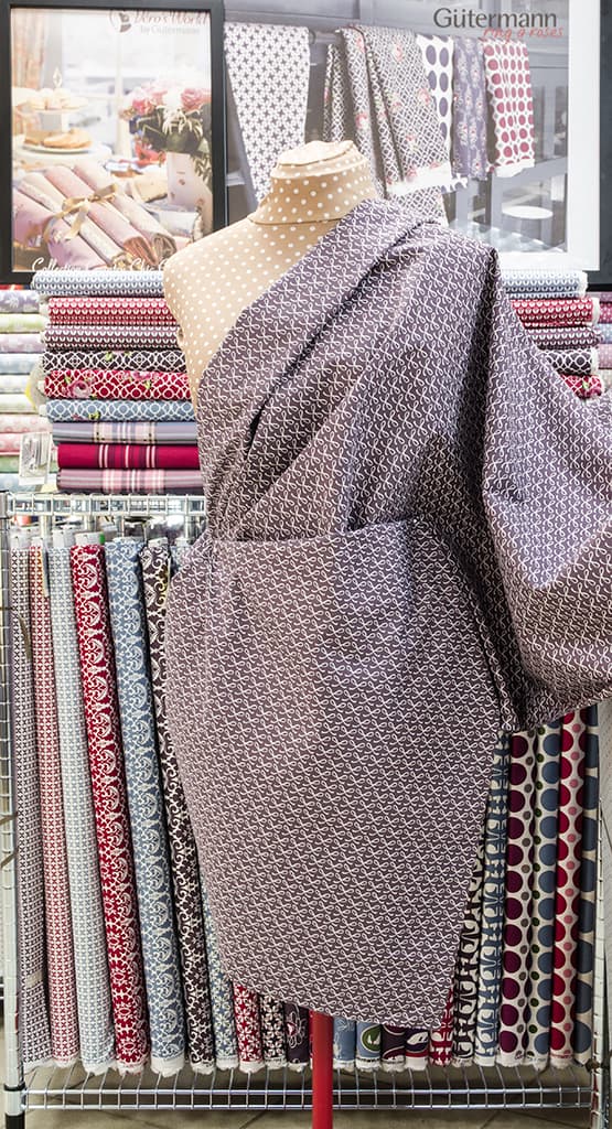 Ткань Gütermann Fenton House (сливовый в белые бантики) - №2