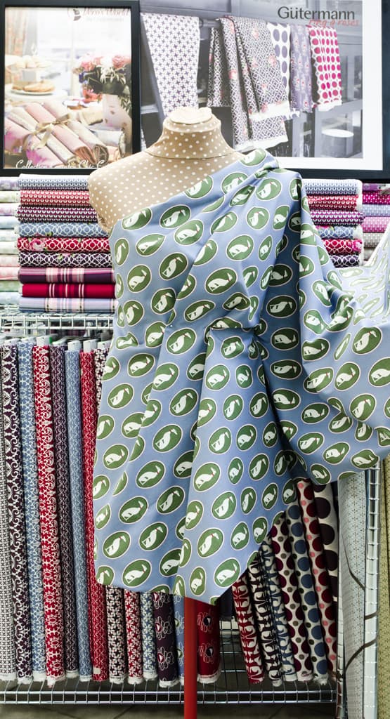 Ткань Gütermann Fenton House (голубой/собака в рамке) - №2