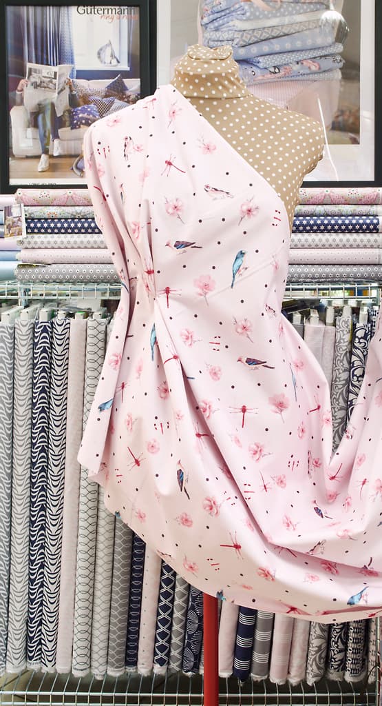 Ткань Gütermann Long Island (розовый/птицы, стрекозы, цветы) - №2