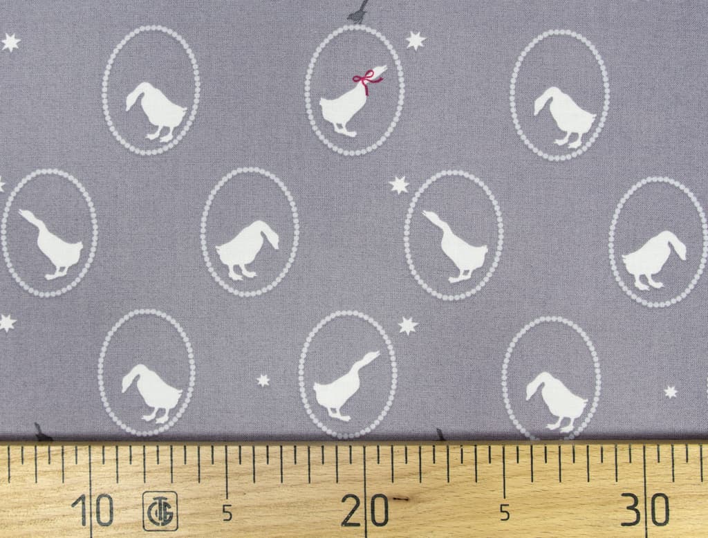Ткань Gütermann Little Friends (серый/белый гусь)