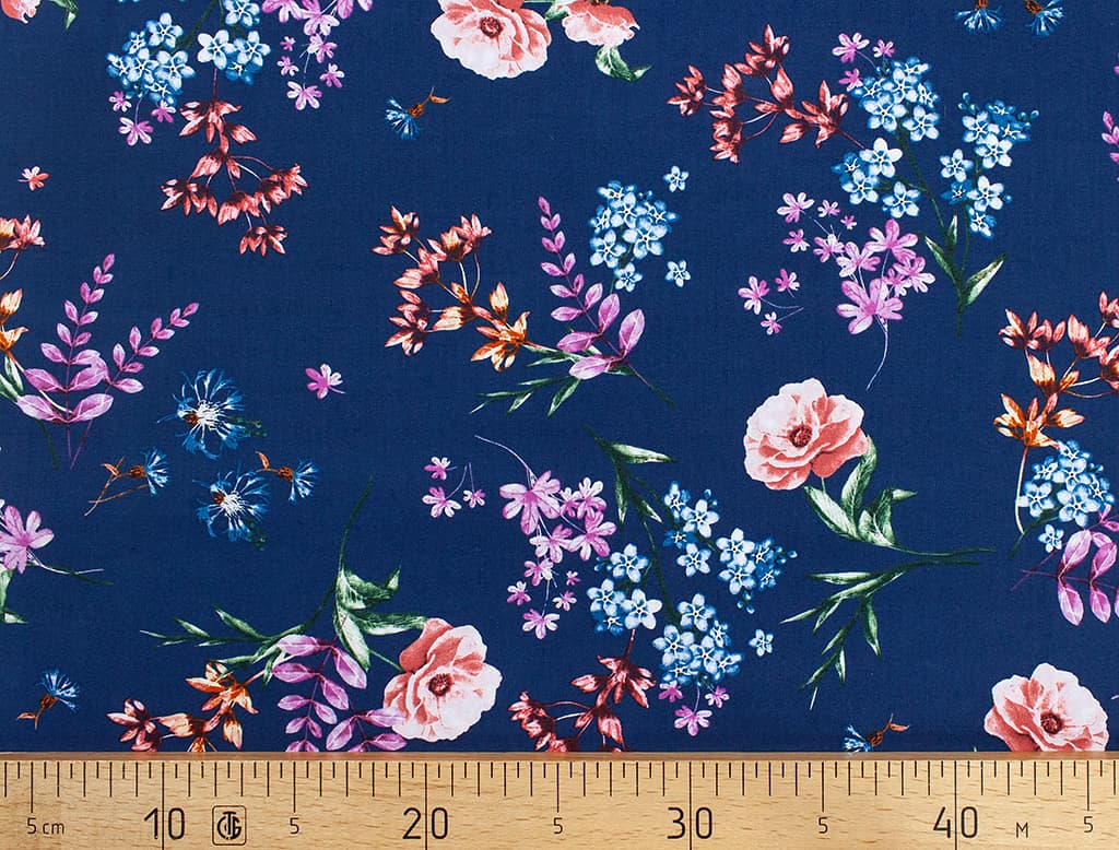Ткань Gütermann Blooms (разнообразные цветы на синем)