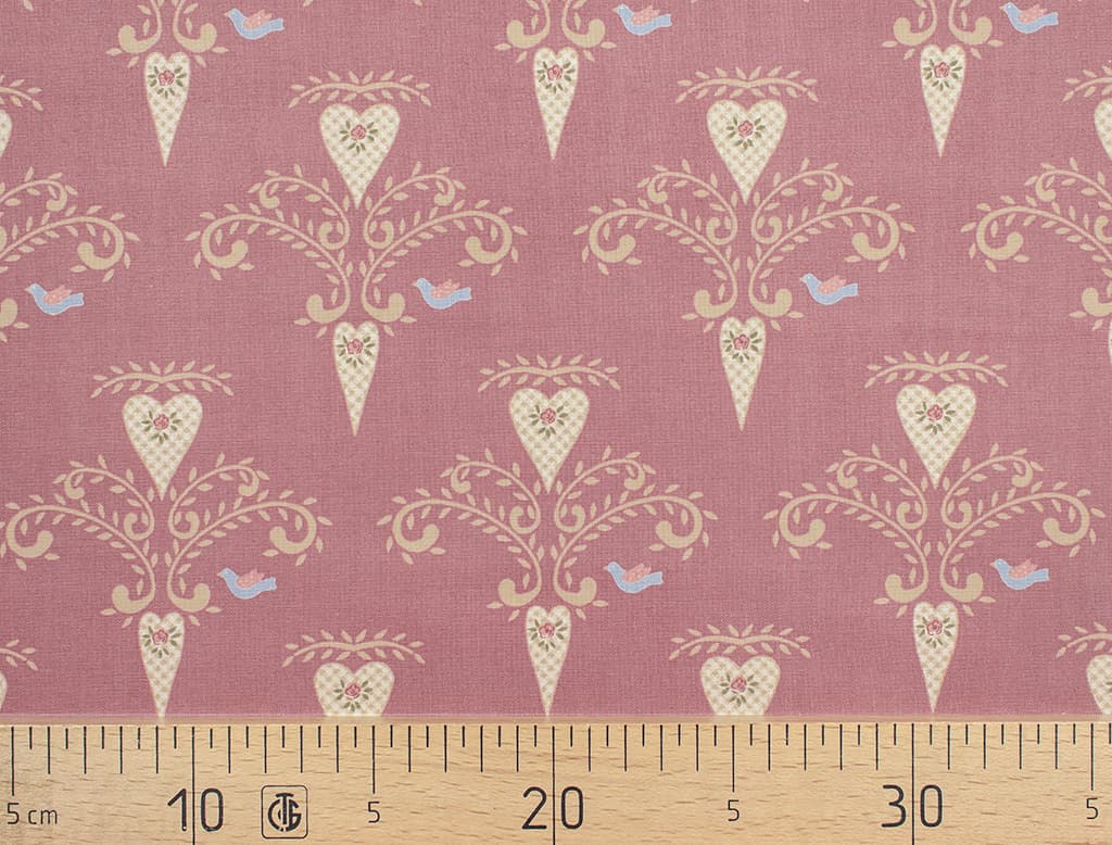 Ткань Gütermann Pemberley (орнамент с птичками на темно-розовом)