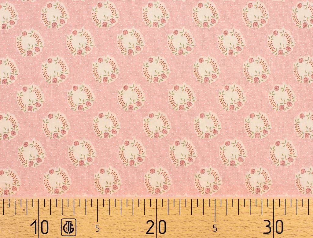 Ткань Gütermann With Love (цветочные букеты на темно-розовом)