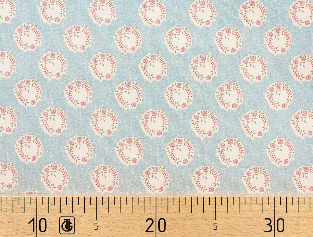 Ткань Gütermann With Love (цветочные букеты на голубом)