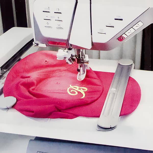 Приспособление для вышивки на бейсболках и панамах