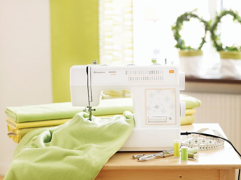 Электромеханическая швейная машина Husqvarna Viking E20 (Уценка) - №2
