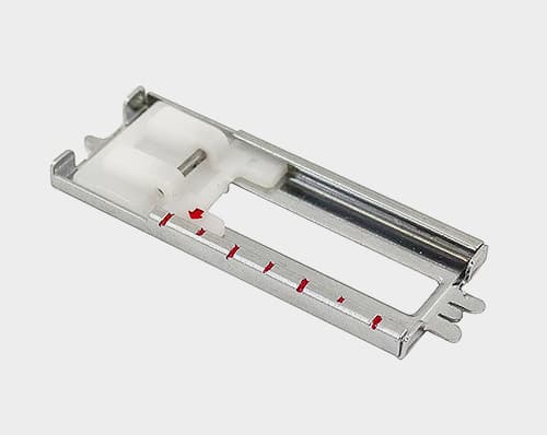 Лапка для выметывания петли в полуавтоматическом режиме для машин с вертикальным челноком