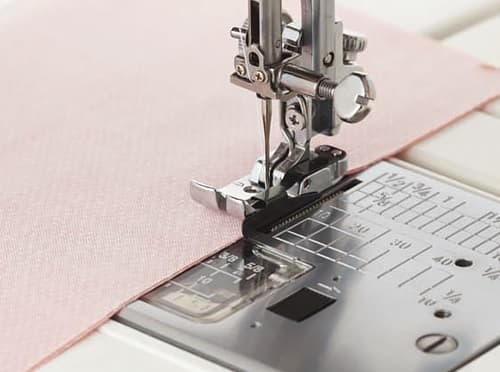 Лапка для отстрочки по краю с отступом 1/4" (6мм)  для машин с вертикальным челноком