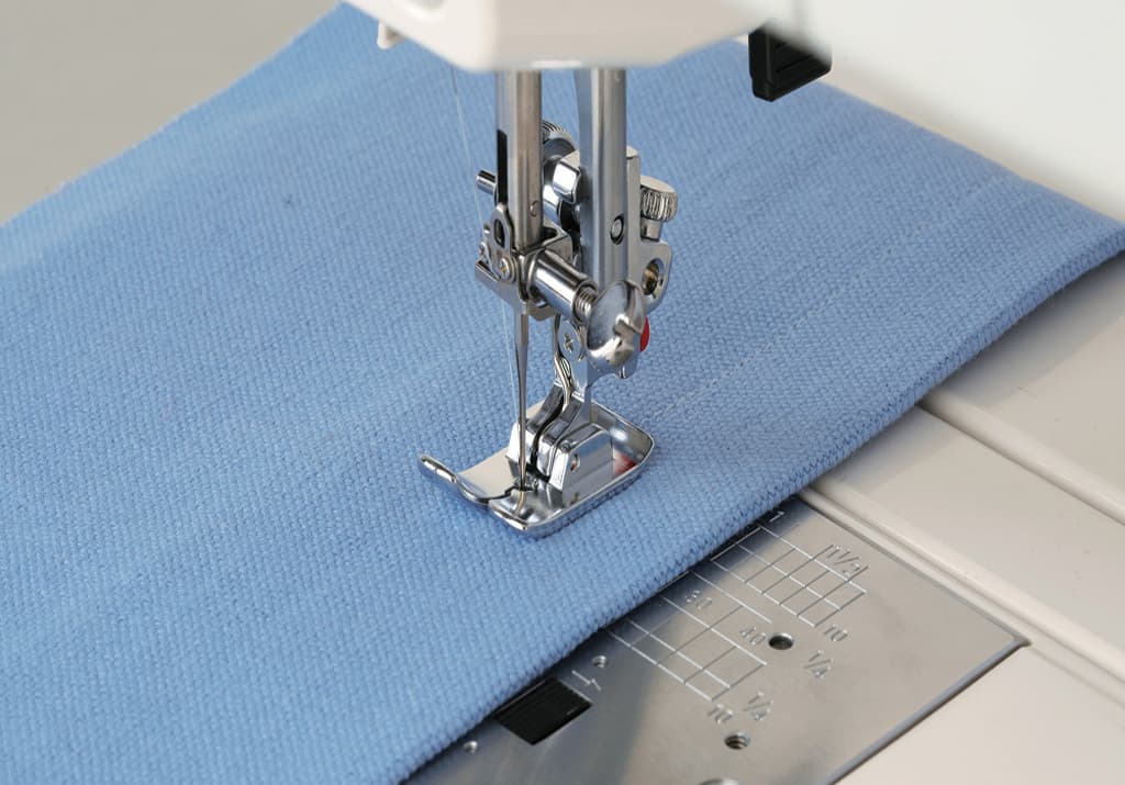 Лапка для прямой строчки (для машин с шириной строчки 9мм) - №1