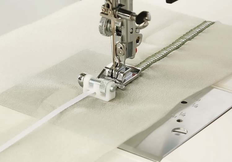 Лапка для пришивания резинки, тесьмы, пайеток (для машин с шириной строчки 9мм) - №1