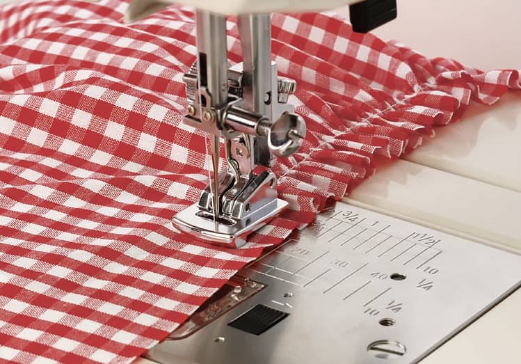 Лапка для сборок (для машин с шириной строчки 9мм) - №1