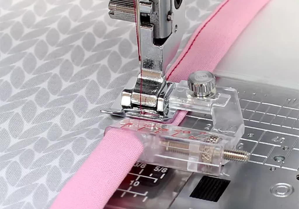 Регулируемая лапка для окантовывания косой бейкой (для машин с шириной строчки 9мм) - №1