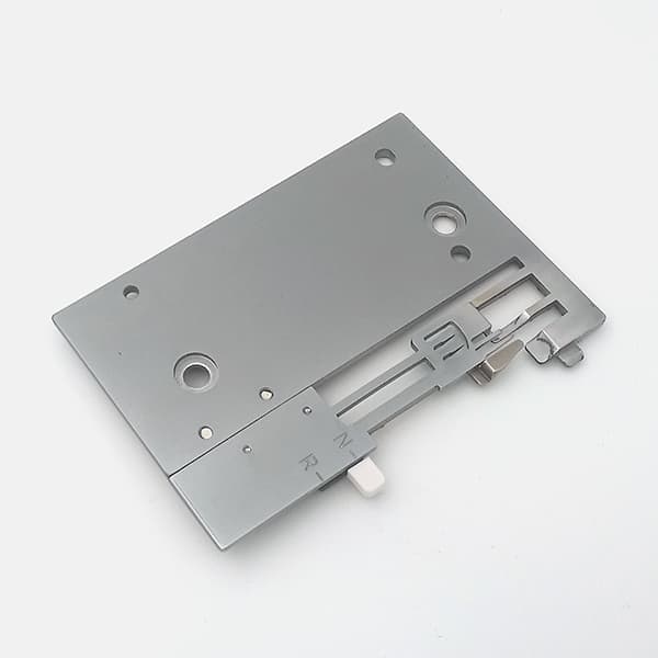 Игольная пластина для Pfaff Coverlock 3.0, 4.0