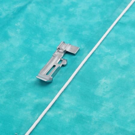 Лапка для вшивания канта