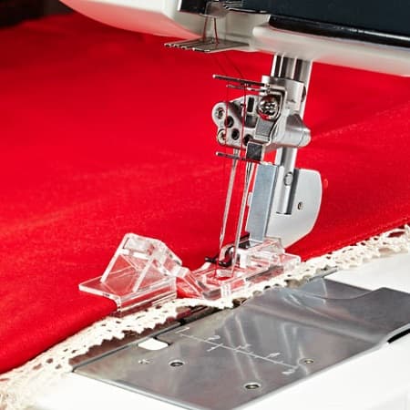 Лапка для подгибки края и пришивания кружева