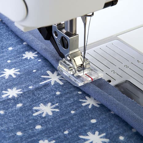 Лапка для вшивания шнура