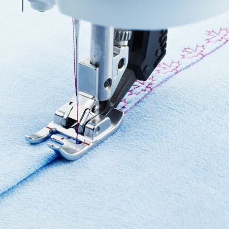 Лапка для отстрочки вдоль правого края IDT