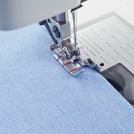 Лапка для пэчворка с разметкой 1/4 дюйма с правым направителем и овальным отверстием IDT