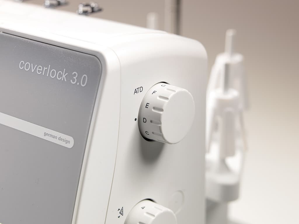 5-ти (4, 3, 2-x) - ниточный оверлок + 3-х игольная 4-х ниточная плоскошовная машина (коверлок) Pfaff Coverlock 3.0 - №2