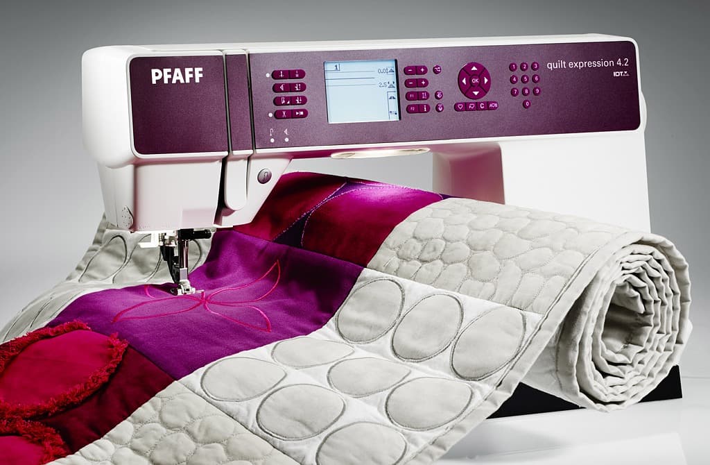 Швейная машина с микропроцессорным управлением Pfaff Quilt Expression 4.2 - №1