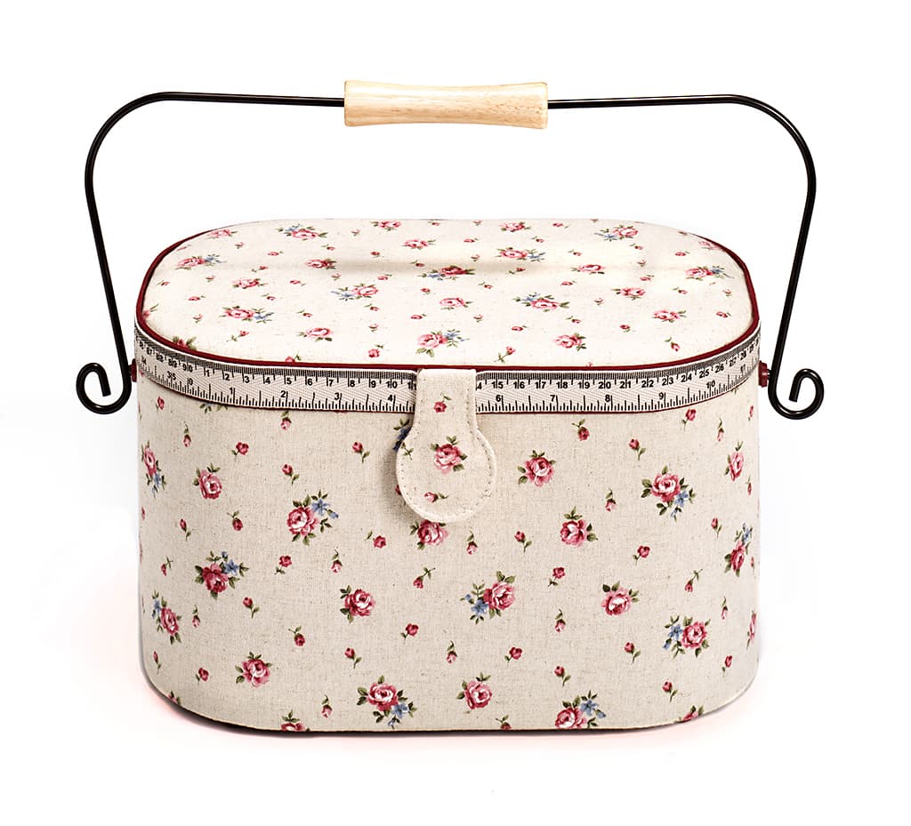 Шкатулка, обтянутая тканью, овальная (30х20,5х19), бежевая с розами