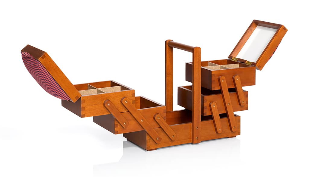 Шкатулка для рукоделия M (36х19х30), дерево темное, крышка с тканью - №1