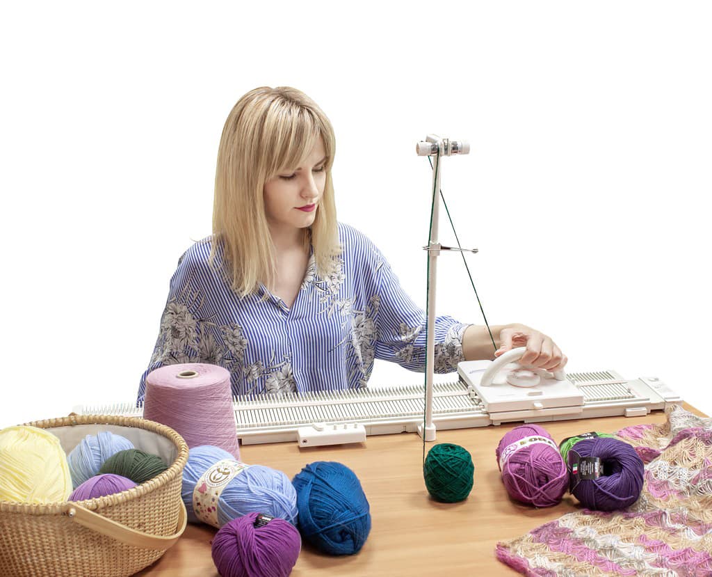 Однофонтурная вязальная машина 4 класса Silver Reed LK150