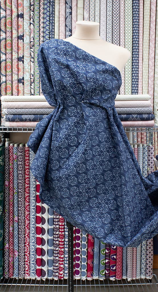 Ткань Gütermann Good Vibes (вензеля на темно-синем) - №2