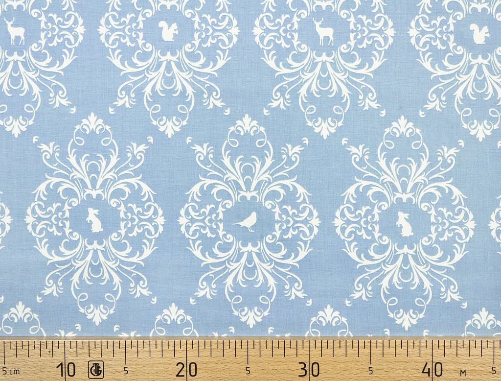 Ткань Gütermann French Cottage (белые животные в орнаменте на голубом)