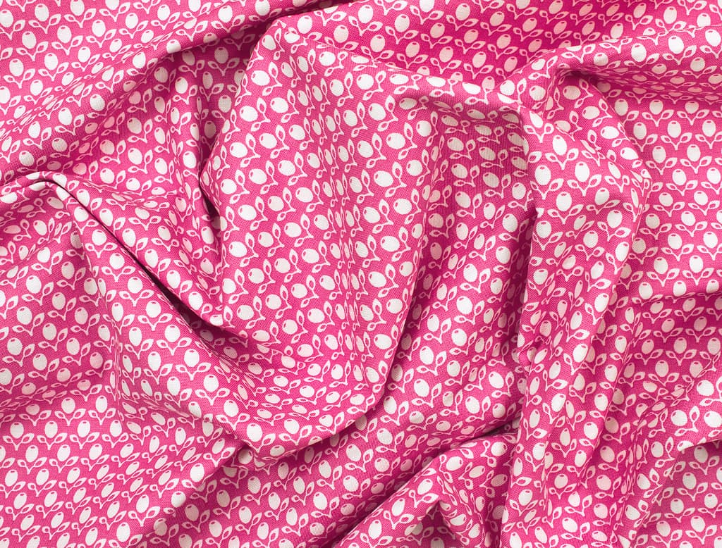 Ткань Gütermann French Cottage (белые тюльпанчики на ярко-розовом) - №1