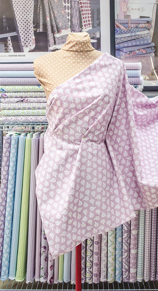 Ткань Gütermann Notting Hill (розовый с белыми листочками) - №2