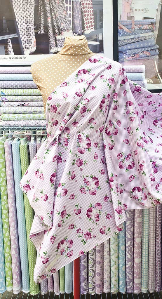 Ткань Gütermann Notting Hill (розовая "гусиная лапка"/цветы) - №2