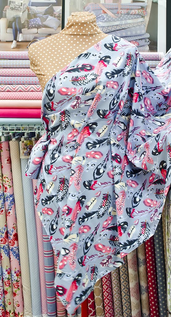 Ткань Gütermann Portofino (голубой/разноцветные перья) - №2