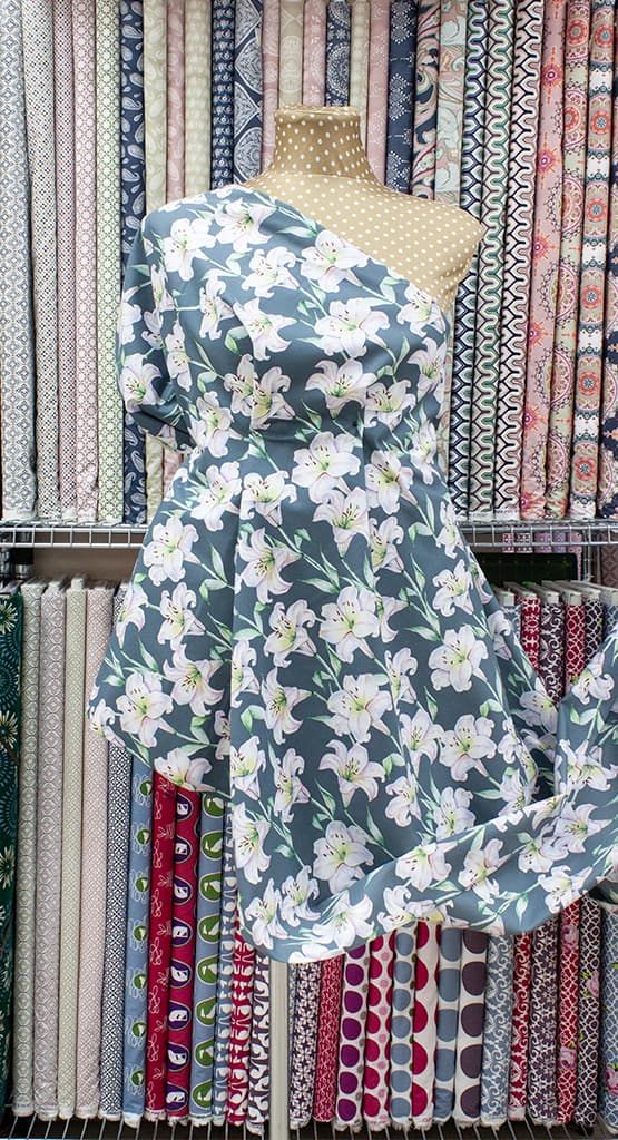 Ткань Gütermann Elegant Spirit (лилии на сером) - №2