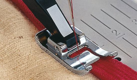 Лапка для вшивания канта