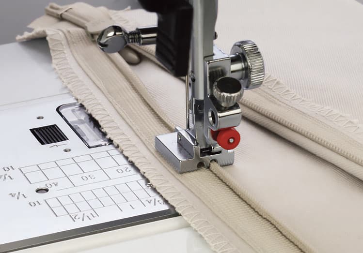 Лапка для потайной молнии (для машин с шириной строчки 9мм) - №1