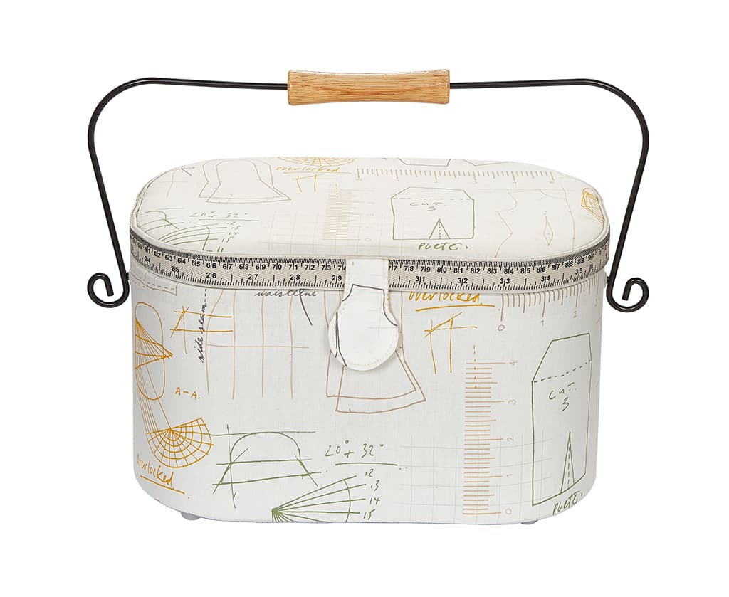 Шкатулка, обтянутая тканью, овальная (30х20,5х19), швейные чертежи