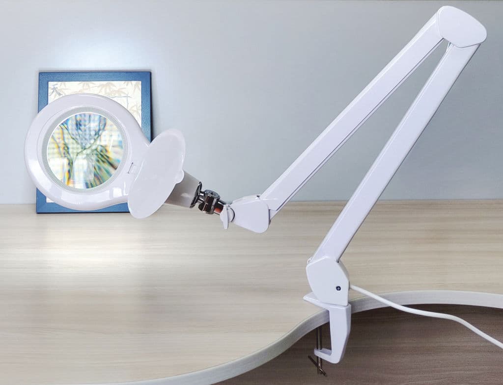 Лупа с подсветкой "FERSTEL" в картонной упаковке на струбцине - №1